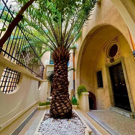 Palazzo Fiaccadori - Historical Palace ベッド・アンド・ブレックファスト