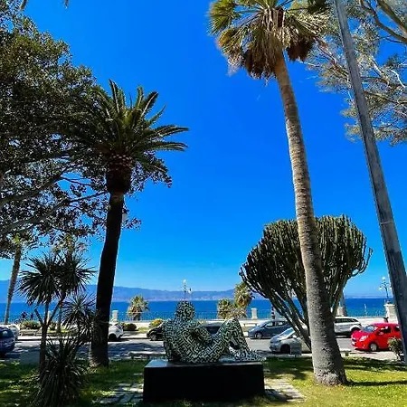 Palazzo Fiaccadori - Historical Palace ベッド・アンド・ブレックファスト *